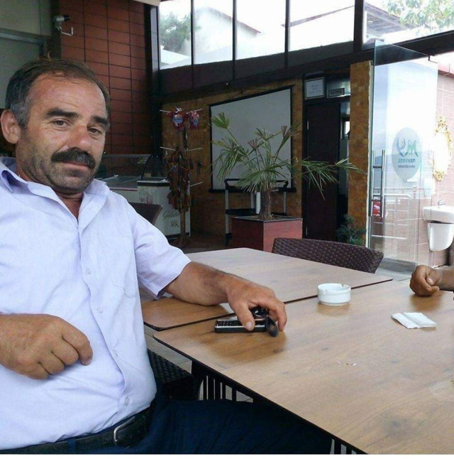 Giresun'da feci kaza! İş makinesi otomobilin üzerine çıktı - Resim: 0