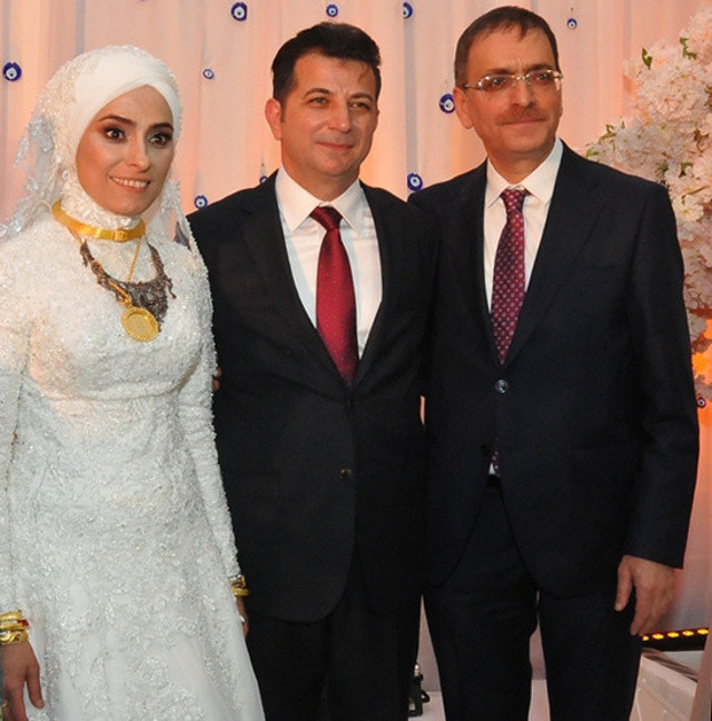 AK Parti vekili Zehra Taşkesenlioğlu: 2.5 kilo altınım var o kadar! Boşanmak istedim, çırılçıplak bırakıldım - Resim: 0