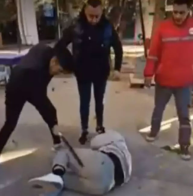 İğrenç olay! Arkadaşlarının eşlerini taciz etti 'Kocanı bırak benimle ol' dedi meydan dayağı yedi - Resim: 2