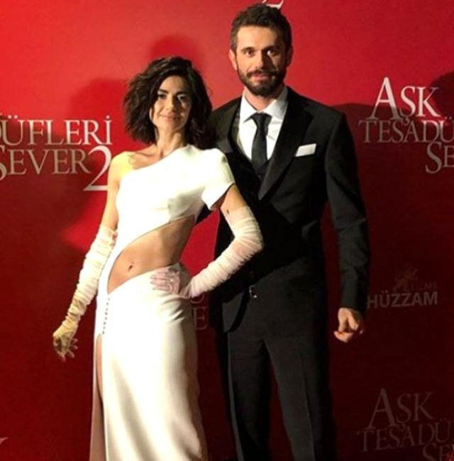 Nesrin Cavadzade abartı dekolteli elbisesiyle olay yarattı Yasak Elma oyuncusu - Resim: 4