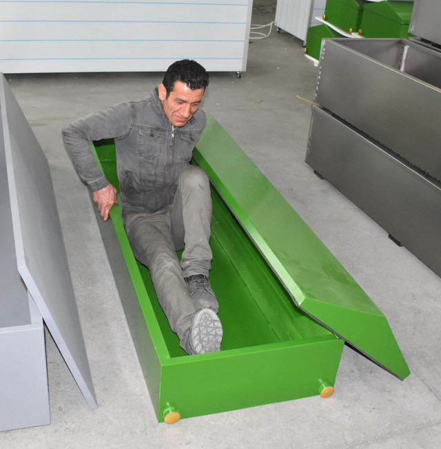 Sivas'ta koronavirüsü 'Sızdırmayan' özel tabut yapıldı 16 ülkeye ihraç ediliyor - Resim: 1