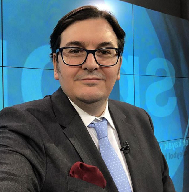 CNN Türk ünlü spiker ile yollarını ayırdı! 'Kovuldum'  - Resim: 3