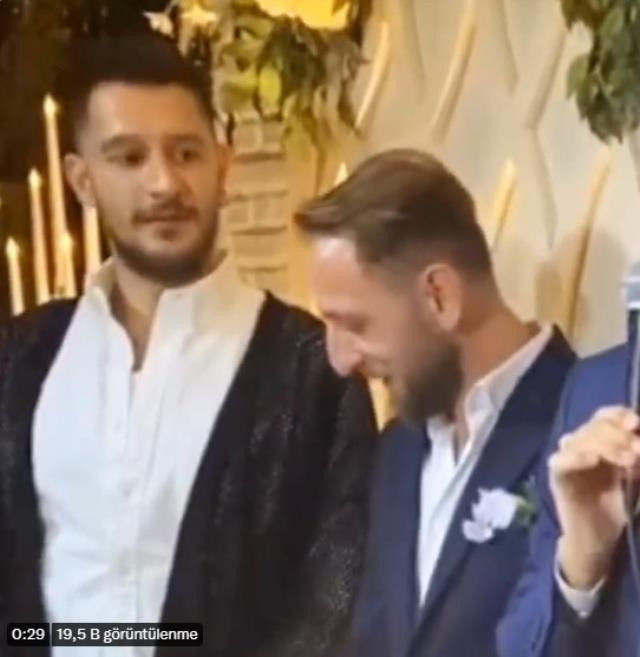 Kadir Doğulu ve Uraz Kaygılaroğlu'nun videosu viral oldu! Nişan törenine damga vuran anlar gülme krizine neden oldu! - Resim: 3
