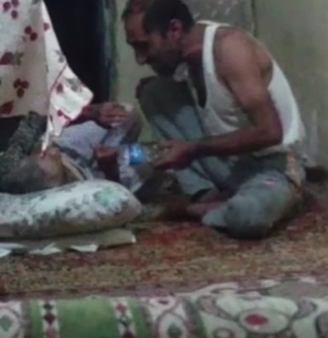 Görüntüler Elazığ'dan! Yatalak annesine işkence yaptı - Resim: 0