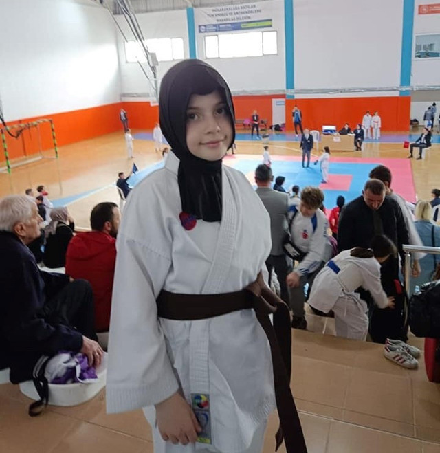 Karate Şampiyonası'nda skandal! Başörtülü sporcu men edildi, genel sekreterden tepki çeken sözler - Resim: 0
