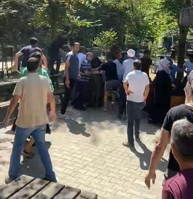 Bolu'da türbe bahçesinde ortalık karıştı! - Resim: 0