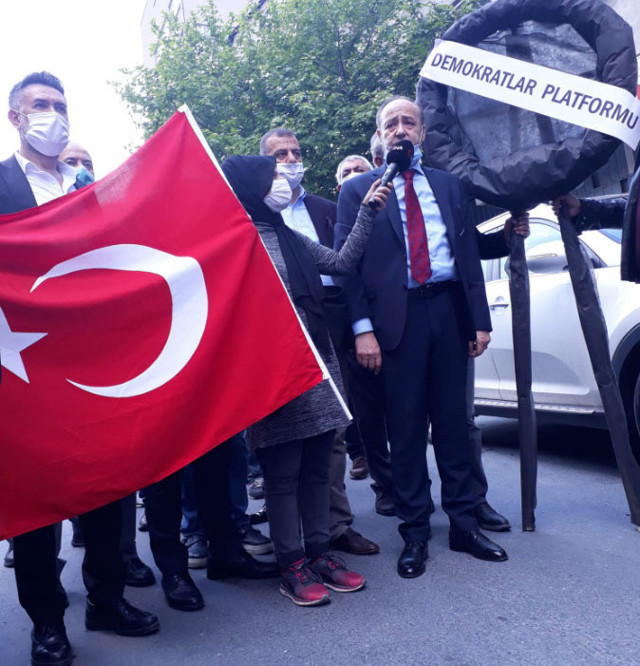 Demokratlar Platformu'ndan Adnan Menderes'e saldıran Merdan Yanardağ'a protesto - Resim: 1