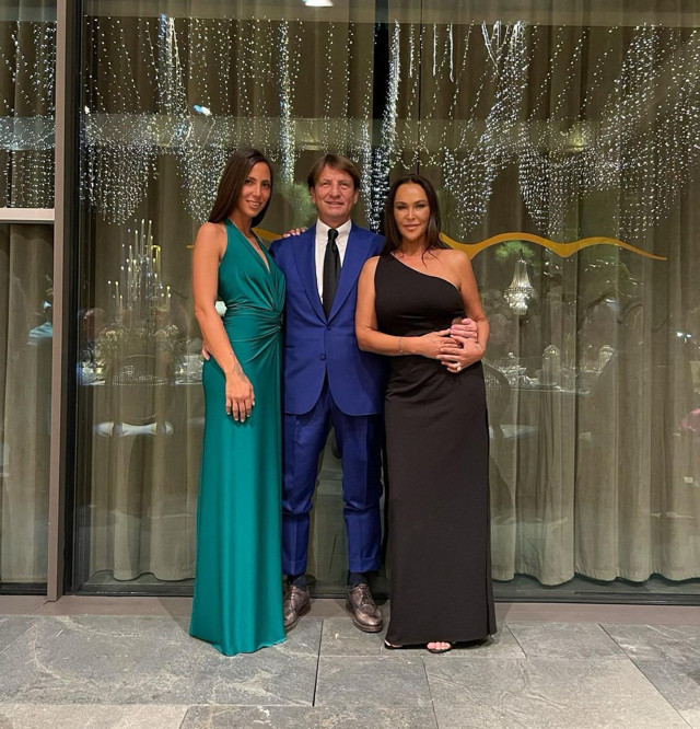 Hülya Avşar ile Kaya Çilingiroğlu bir araya geldi: Avşar kızı "Garip bir duygu eyvah" diyerek paylaştı! - Resim: 1