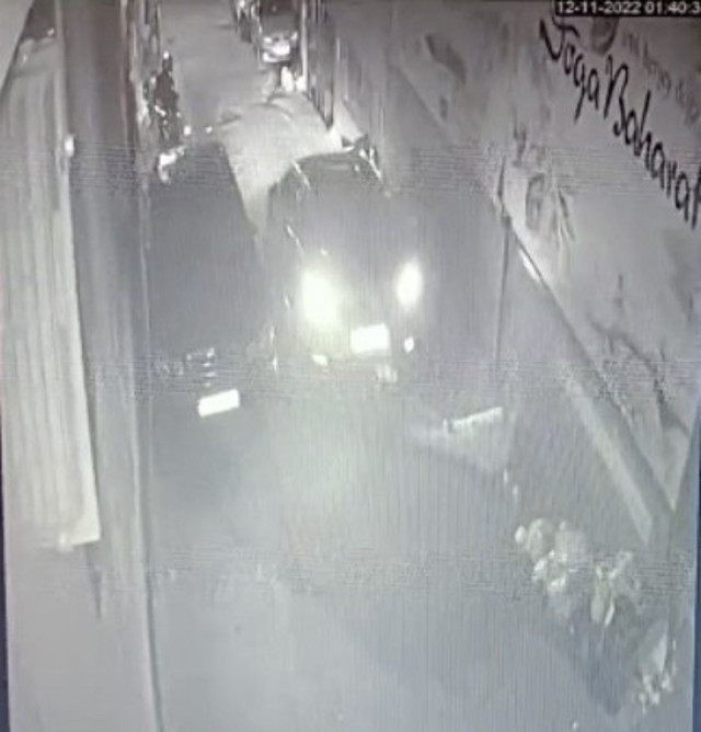 Yerde yatan adamı ezip kaçtı! Akıl almaz olay kamerada bakın ne zannetmiş... - Resim: 1