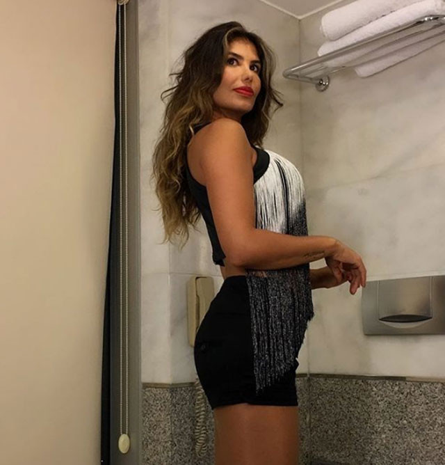 Hatice yine rahat durmadı! Bu sefer tüylerini aldırdığı videoyu paylaştı - Resim: 1