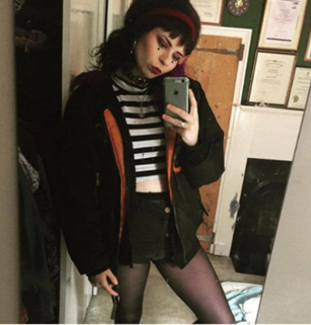 Otostopla bindiği arabada dehşeti yaşadı! Yol kenarına götürüp... - Resim: 1