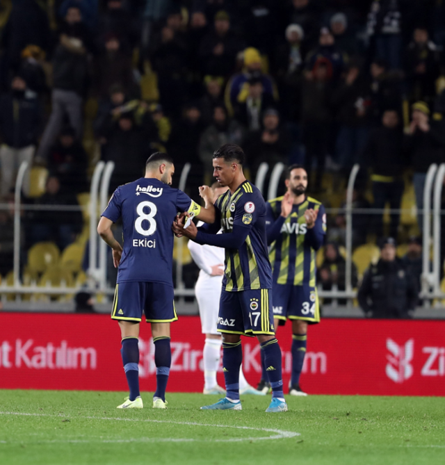 Adil Rami ve Mehmet Ekici Fenerbahçe'de kalıyor - Resim: 1