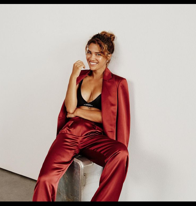 Yasak Elma'nın Kumru'su sütyenli pozuyla yıktı geçti! 'Her geçen gün daha çekici' - Resim: 0