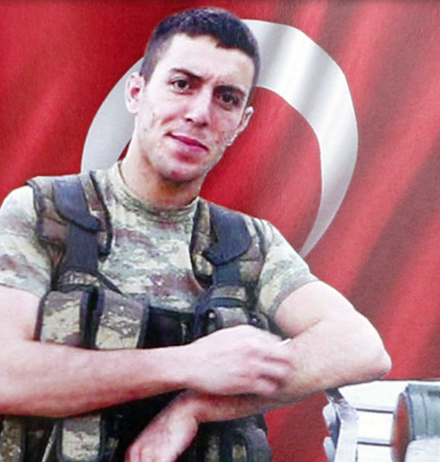 Şehit babası: 'Duydum ki oğlumun kanı yerde kalmamış, biz bunların üstesinden geliriz' - Resim: 1