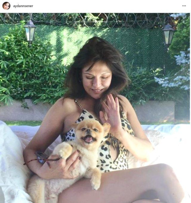 90'ların yıldız isimlerinden 'Genç kızlara taşçıkaran1 bikini şov - Resim: 2