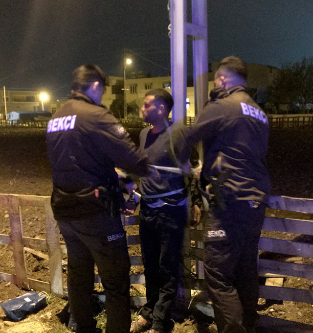Adana'da garip olay! 'Elektrik direğine bağlandı darp edildi' dendi gerçek bambaşka çıktı - Resim: 0