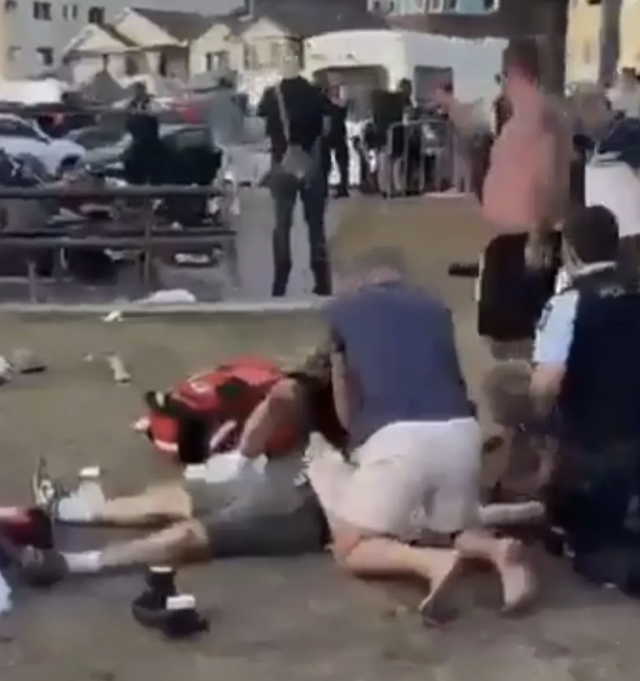 Avustralya'da Bondi Plajı'nda silahlı saldırı! Ölü ve yaralılar var - Resim: 0