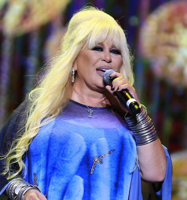 Zerrin Özer'den flaş karar! 64 yaşındaki şarkıcı "Sakın çok kızmayın olur mu?" diyerek açıkladı! - Resim: 3