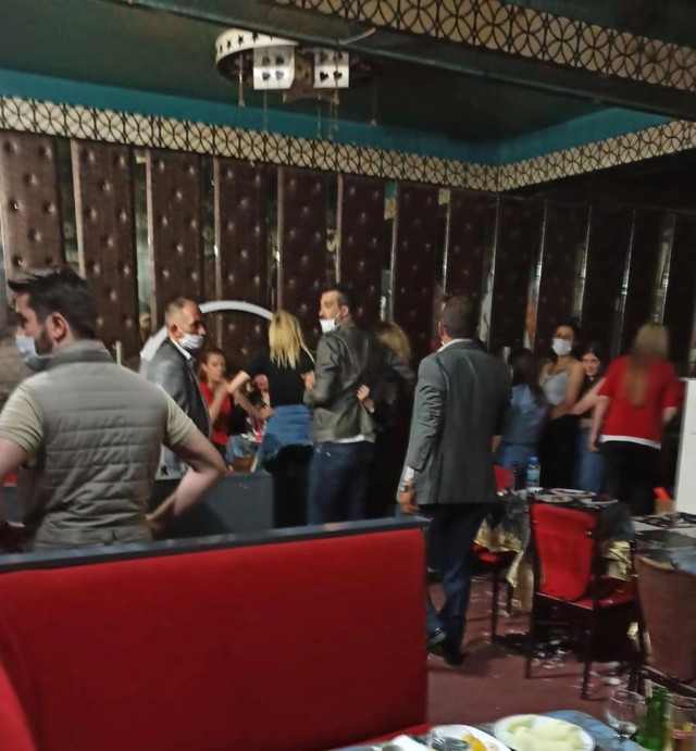 Ankara’da kaçak pavyona baskın! Alem yapan 36 kişiye 113 bin TL ceza - Resim: 0