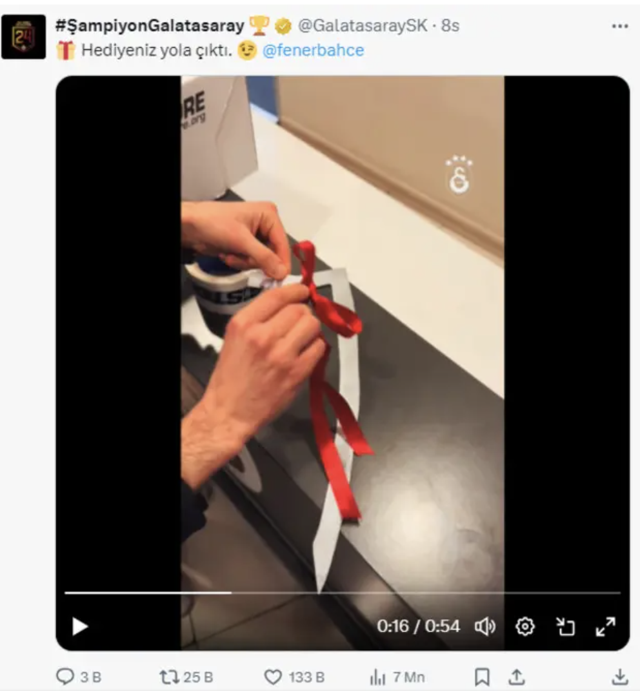 Gece yarısı sosyal medyada kavga çıktı! Şampiyon Galatasaray ile Fenerbahçe atıştı, Trabzonspor da dahil oldu - Resim: 0