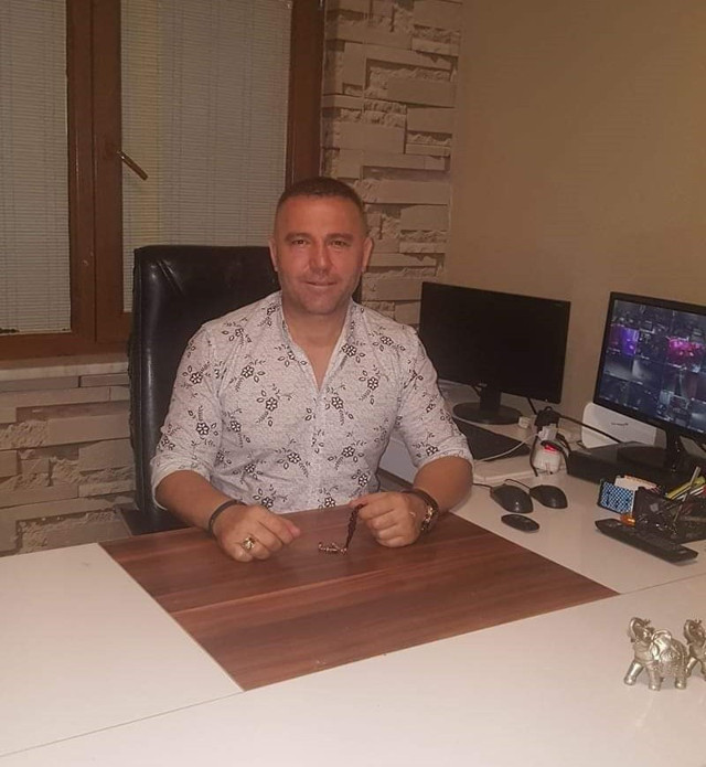 Bursa'da gece kulübü işletmecisi otoparkta silahlı saldırıya uğradı - Resim: 0