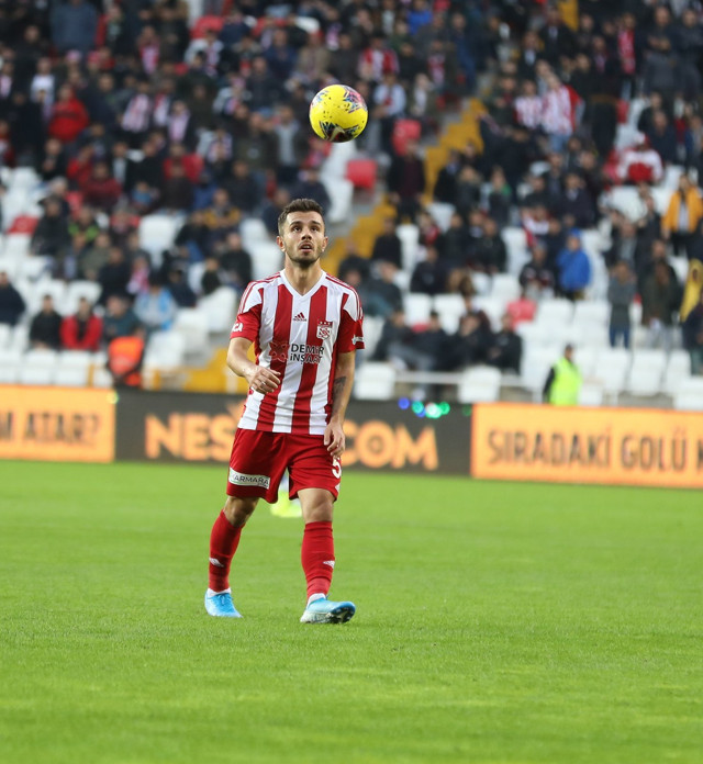 Ersun Yanal'ın istediği üç Süper Lig yıldızı - Resim: 1