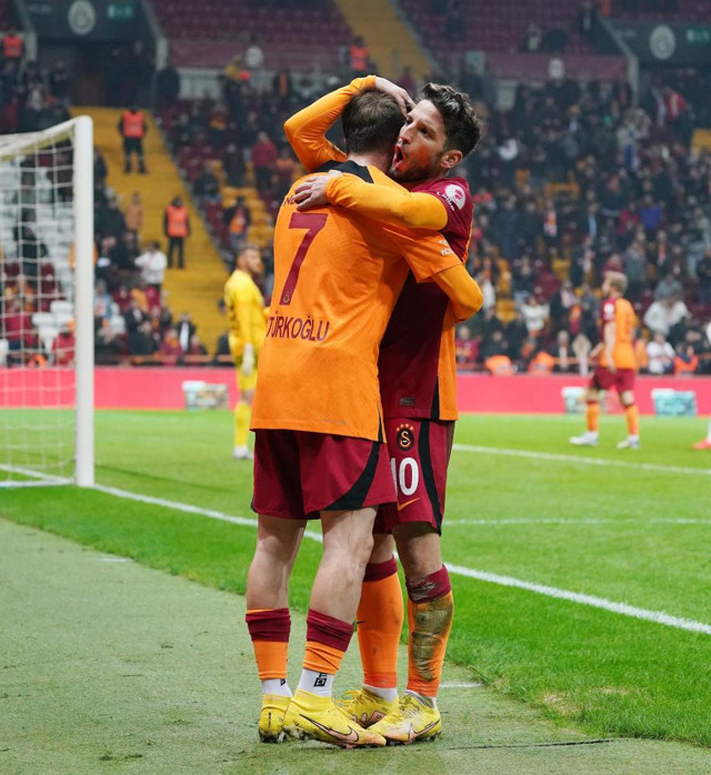 Bafetimbi Gomis attı, Galatasaray kupada tek golle turladı - Resim: 3