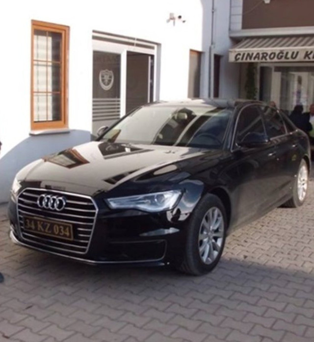 Kızılay Başkanı Kerem Kınık ne kadar maaş alıyor? Kızılay yöneticilerinin lüks araç merakı - Resim: 0