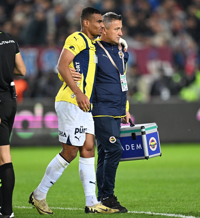 Fenerbahçe'yi sarsan sakatlık! Oyuna devam edemedi - Resim: 0