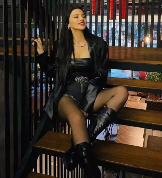 Çarkıfelek'in güzel hostesiydi geçirdiği estetiklerle tanımak artık imkansız! - Resim: 1