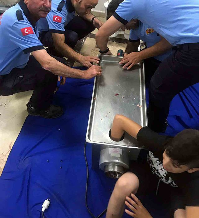 Gaziantep'te bir çocuk elini kıyma makinesine kaptırdı - Resim: 4