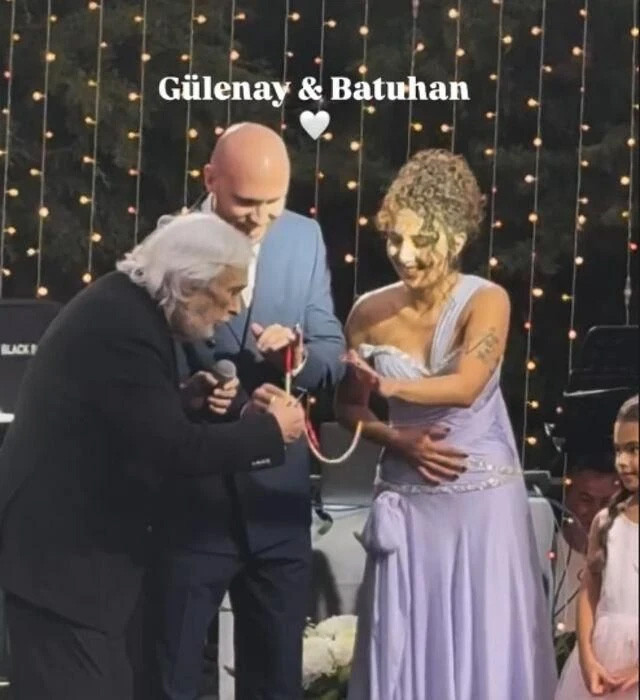 Şevket Çoruh gelenekleri bozdu! Kızına verdiği nişan hediyesi herkesi şaşırttı: Altın ve para değil - Resim: 1