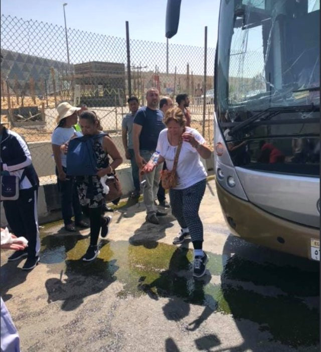 Mısır'da, piramitlerin yakınında patlama! Çoğu yabancı turist 16 kişi yaralandı - Resim: 1