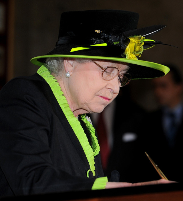 İngiltere Kraliçesi 2. Elizabeth hayatını kaybetti! - Resim: 5