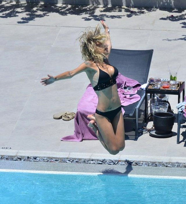 İrem Derici taş gibiyim dedi selülitleri onu rezil etti - Resim: 4