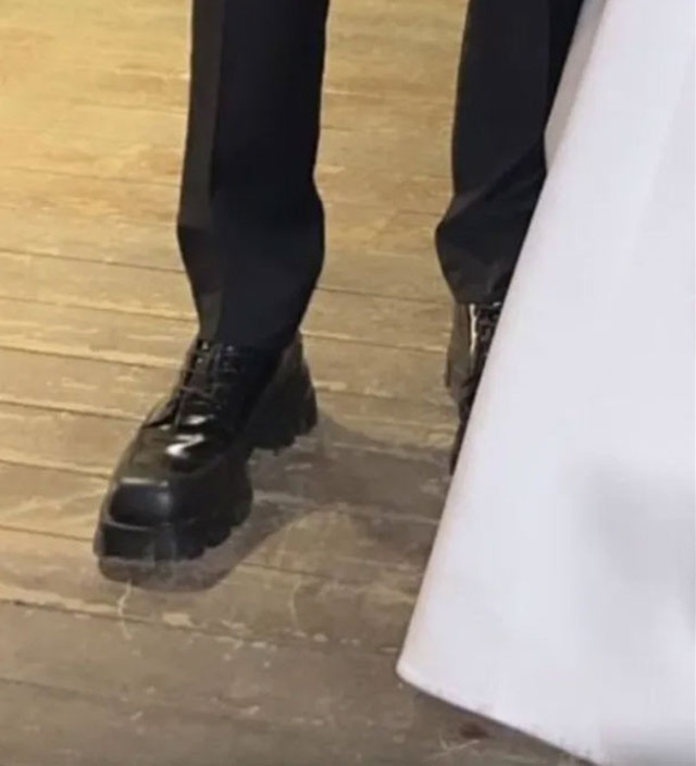 Düğünden sonra soluğu konserde aldı! Oğuzhan Koç düğün hediyesi karşısında şaştı kaldı - Resim: 3