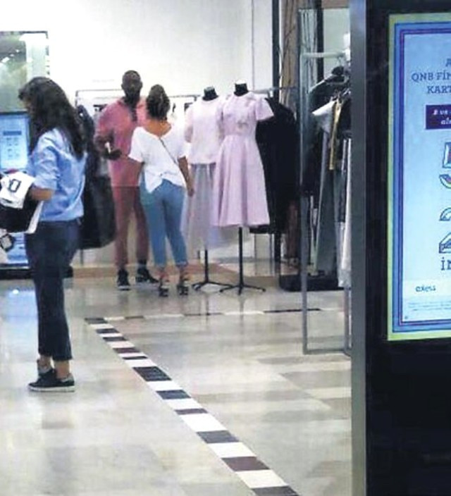 Ziynet Sali'nin yeni aşkına bakın sarmaş dolaş yakalandı - Resim: 4