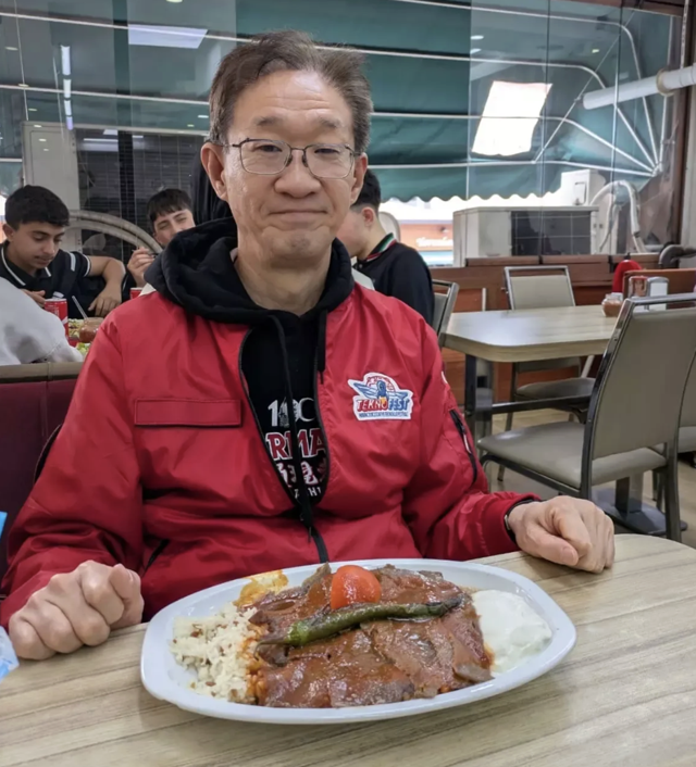 Yediği iskendere hayran kaldı! Japon Büyükelçi'ye Selçuk Bayraktar'dan davet geldi - Resim: 0