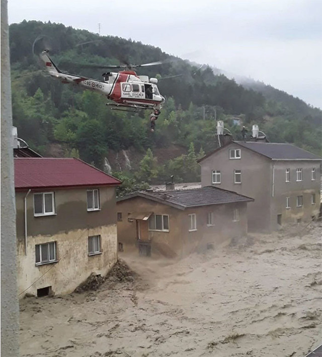 Kastamonu, Sinop ve Bartın'da sel felaketi! Can kaybı 27'ye yükseldi, 100'ün üzerinde kayıp var - Resim: 0