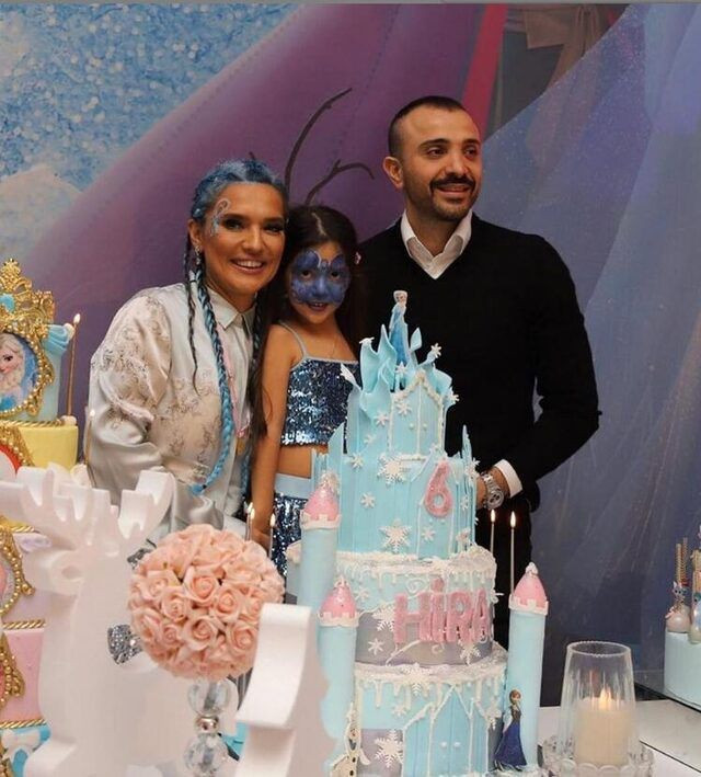 Demet Akalın kızı Hira'ya doğum gününde 270 bin liralık minibüs aldı! - Resim: 1