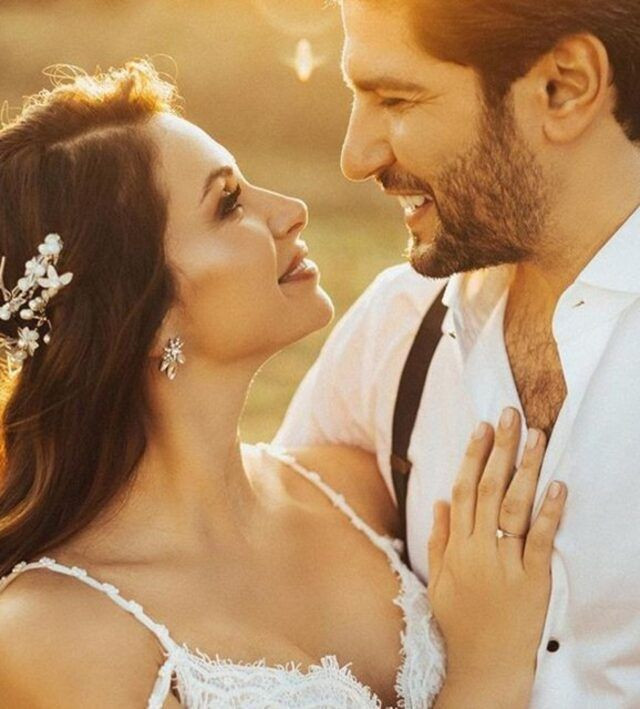 Begüm Birgören evlenenler kervanına katıldı gelinlikle poz verdi! Eşi bakın kim - Resim: 4