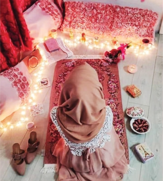 Ahmet Hakan'dan sert eleştiri: Bu da galiba yeni gelin namazı - Resim: 0