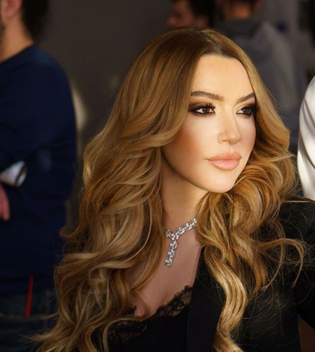Bornozlu Hadise'nin kuaförüyle yataktaki görüntüleri ortalığı karıştırdı!  - Resim: 3