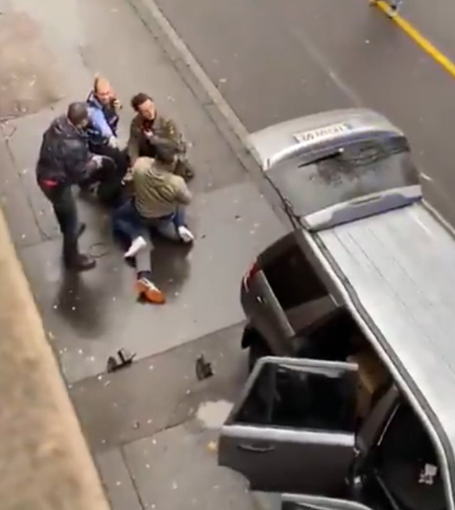 Almanya'da terör saldırısı! Otomobil yayaların arasına daldı ölü ve yaralılar var - Resim: 0