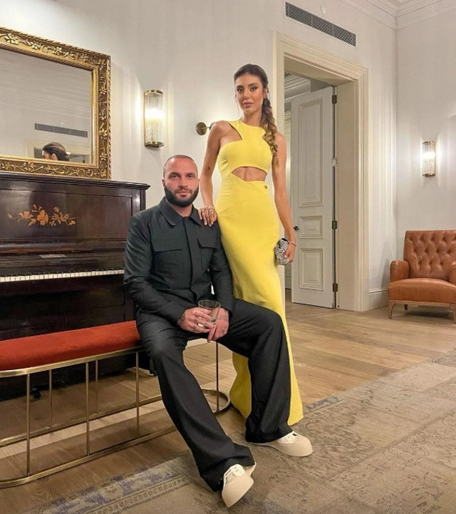 9 odalı havuzlu evde rahat edemediler! Berkay Şahin eşinin isteğini geri çevirmedi! - Resim: 0