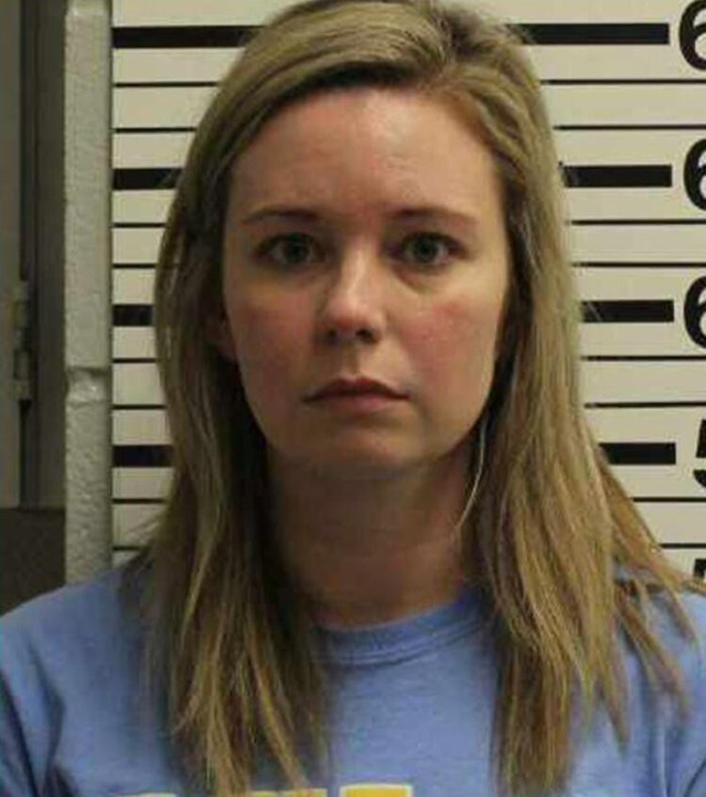 Sapık öğretmen! 13 yaşındaki öğrenciyle okulda cinsel ilişkiye girdi - Resim: 0