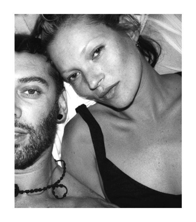 Seksi Model Kate Moss, Mert Alaş'a striptiz yaptı! - Resim: 2