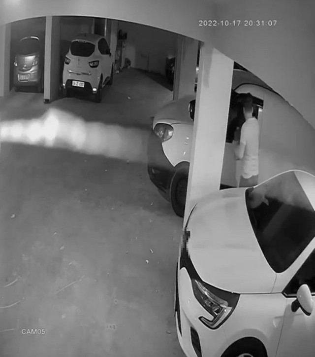 Kundakçı komşu dehşeti: Komşusunun aracını benzinle yaktı - Resim: 1