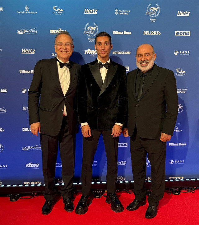 2024 Dünya Superbike şampiyonu Toprak Razgatlıoğlu, İspanya'da madalyasına kavuştu - Resim: 1