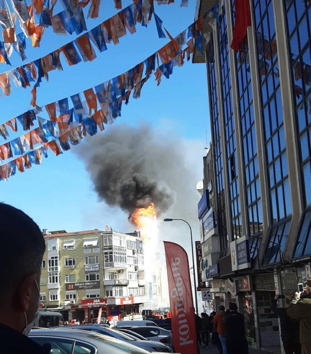 Kartal'da dershanede yangın çıktı! Alevler binanın tamamını sardı - Resim: 2